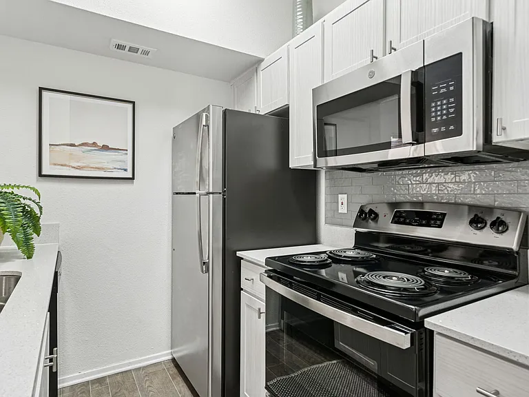Hidden Ridge Apartments — Photo 1
