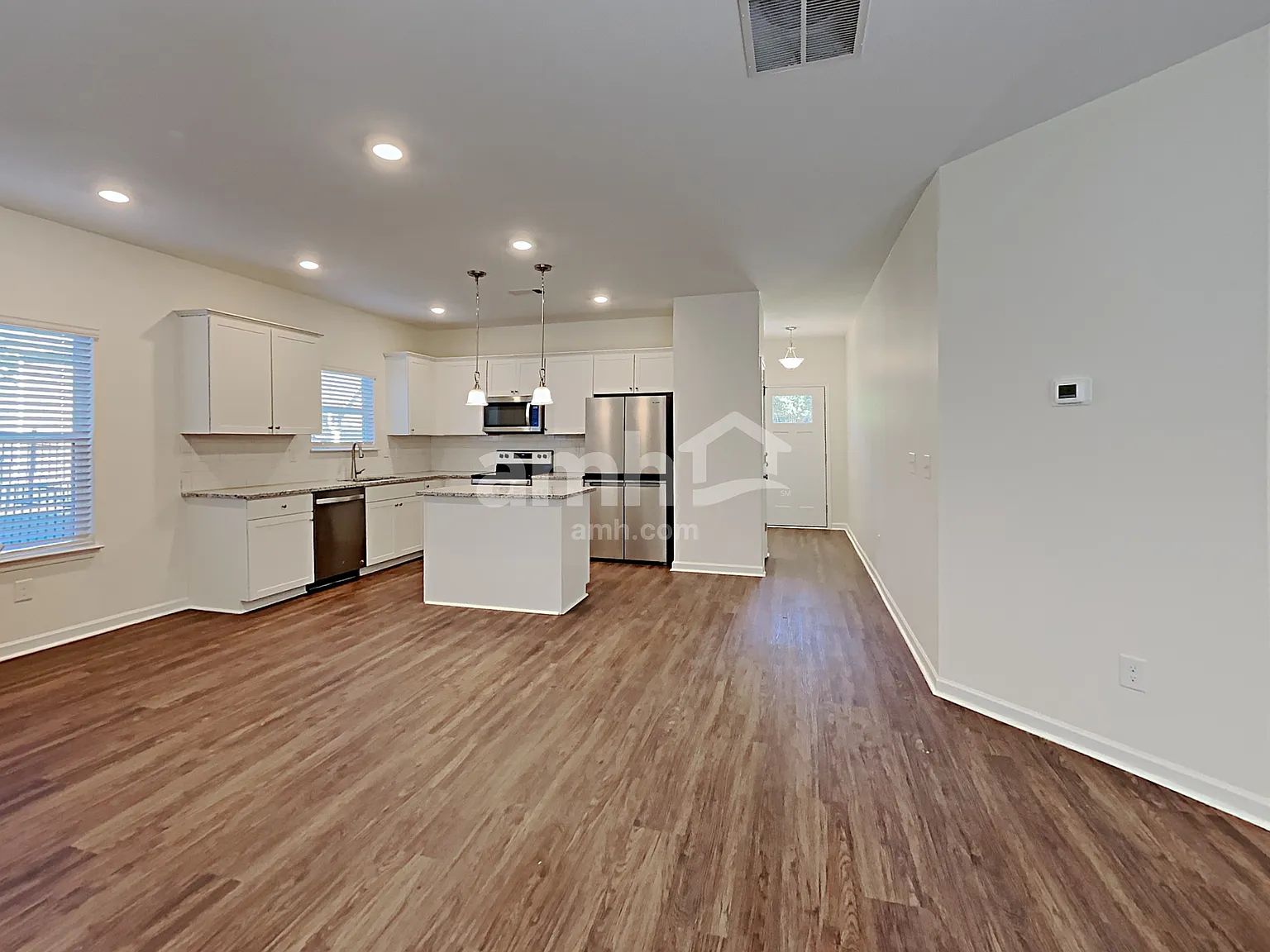 3 bed, 2.5 bath, 1892 sqft, $2,175 — Photo 4