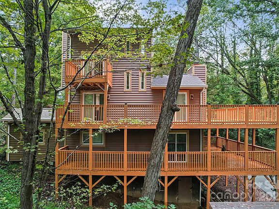 3rd image of 8012 Briardale Dr