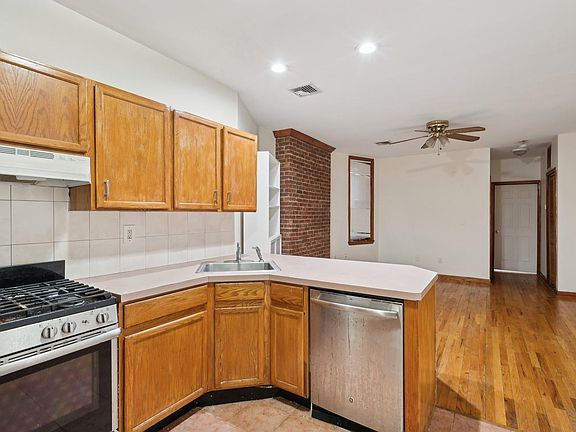 2nd image of 378 Baldwin Ave #1L