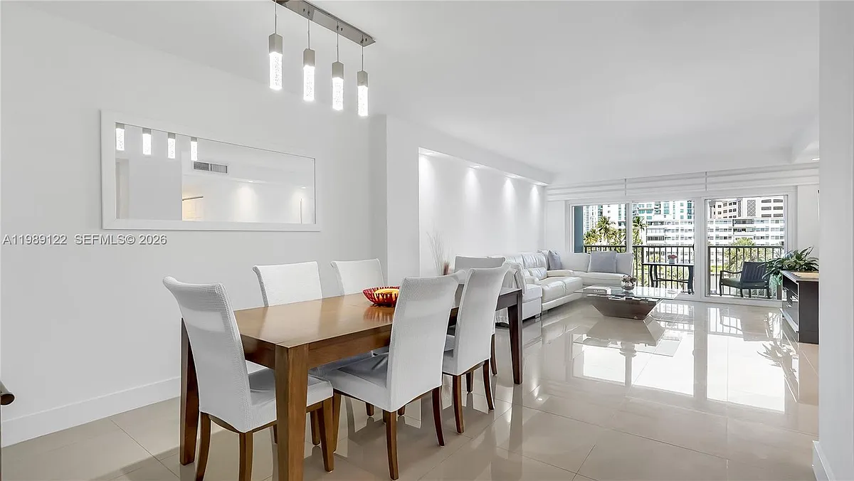 Building Photo - 300 Bayview Dr #307