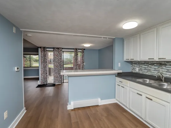 5 Mason Ct Unit 5, Amesbury, MA 01913