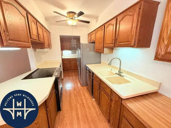 5700 W Wahner Ave Unit 101, Milwaukee, WI 53223