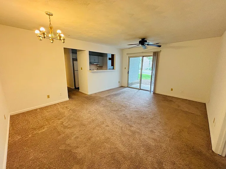 402B Berryfield Ln — Photo 5