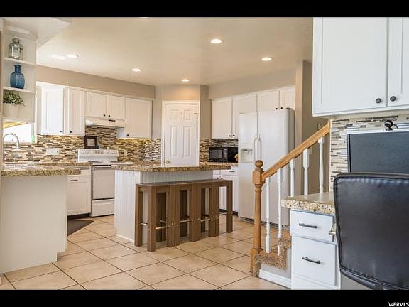 3rd image of 10117 N Cottonwood Dr