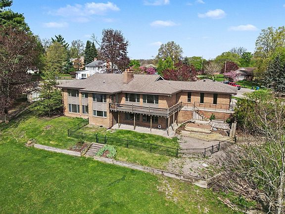 2nd image of 4344 Roxbury Ln