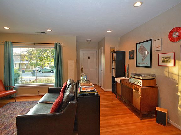 5th image of 675 40th St
