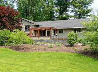 28 Southwood Dr, Slingerlands, NY 12159