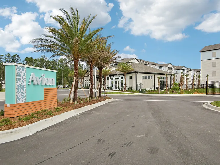 Avion Apartments — Photo 53