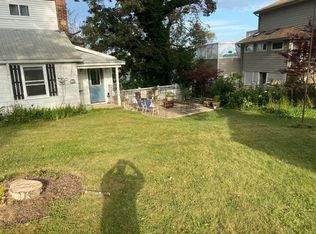 30 Brocketts Point Rd, Branford, CT 06405