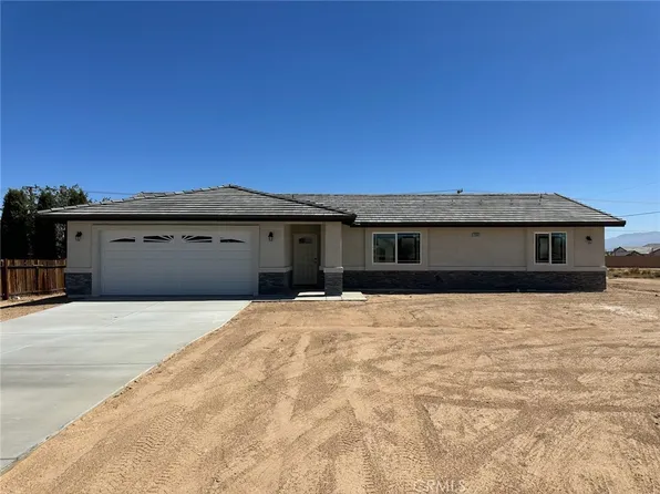 13155 Lakota Rd, Apple Valley, CA 92308