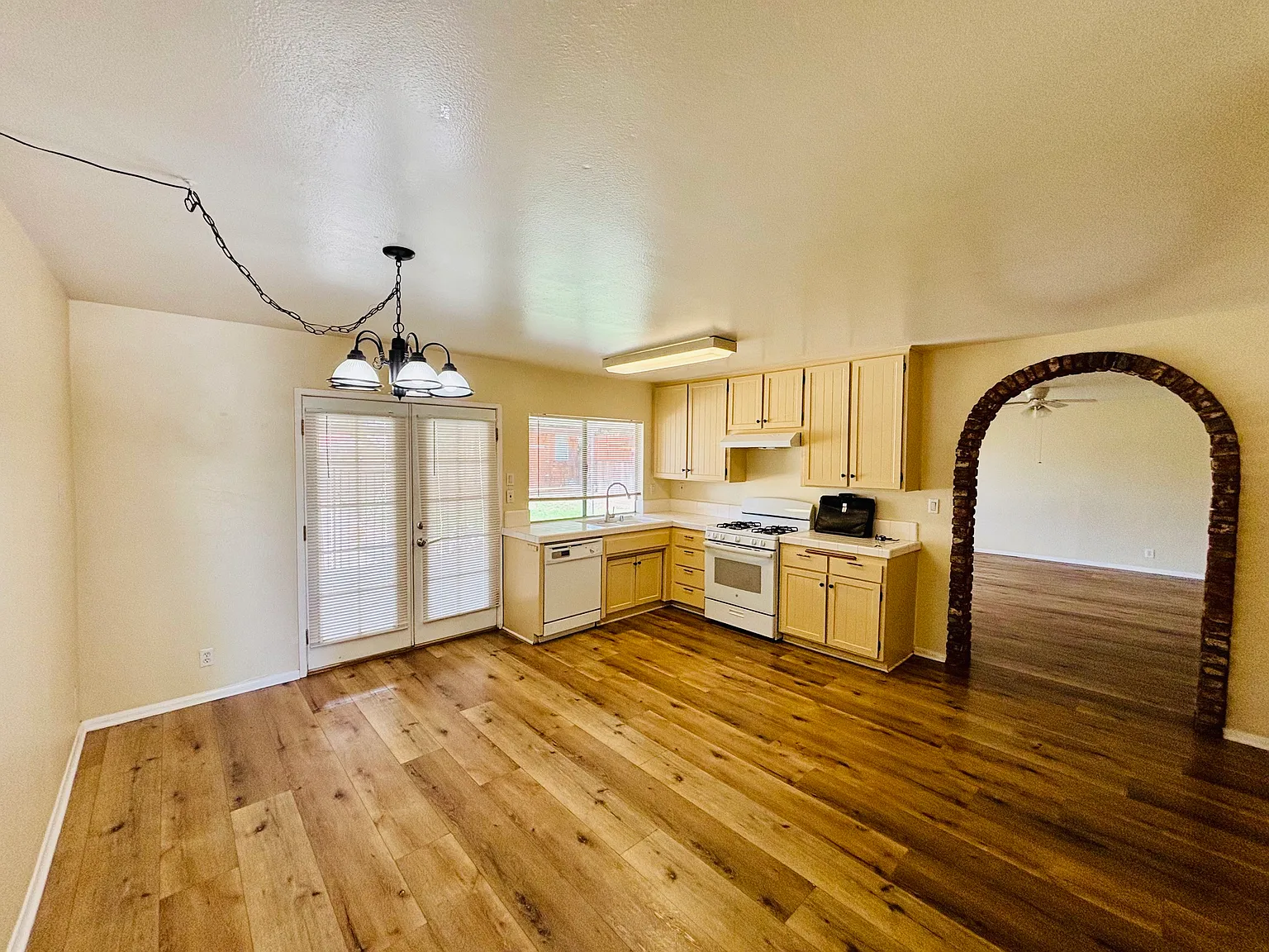 4 bed, 1753 sqft, $2,599 — Photo 4