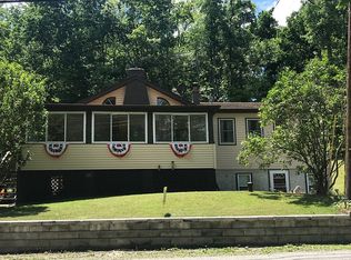 77 Lakeside Dr, Sussex, NJ 07461