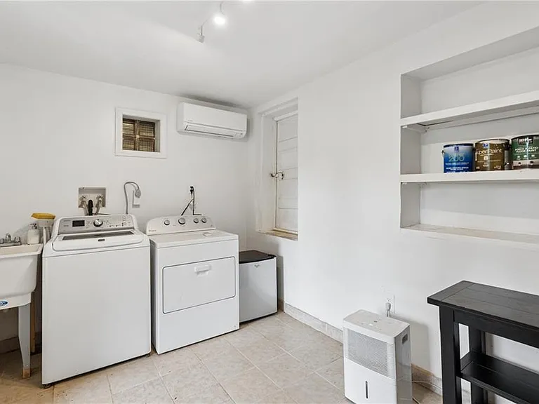 816 Virgil St NE — Photo 36