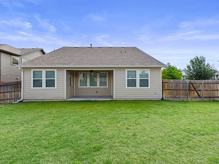 2605 Acoma Ln — Photo 35