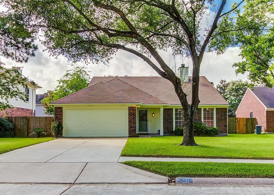 Welcome home to this lovely, NEVER FLOODED family home in Colony Creek Village.
