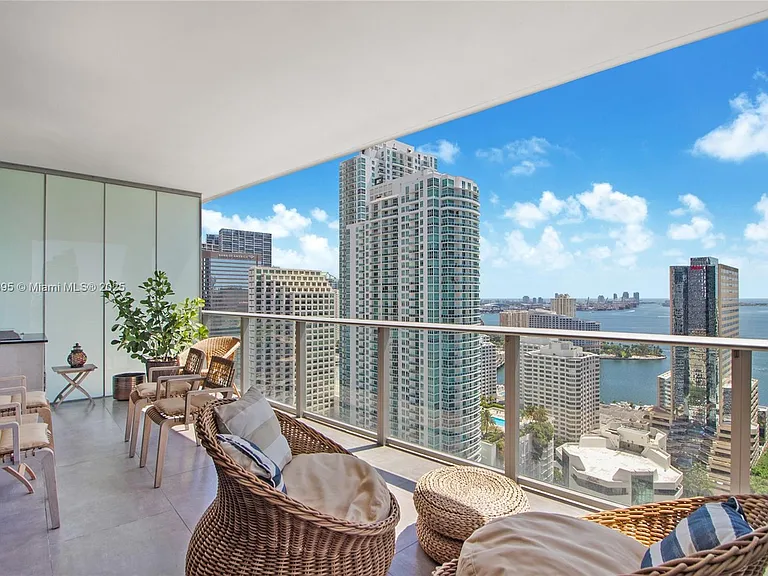 1010 Brickell Ave #3105 — Photo 21