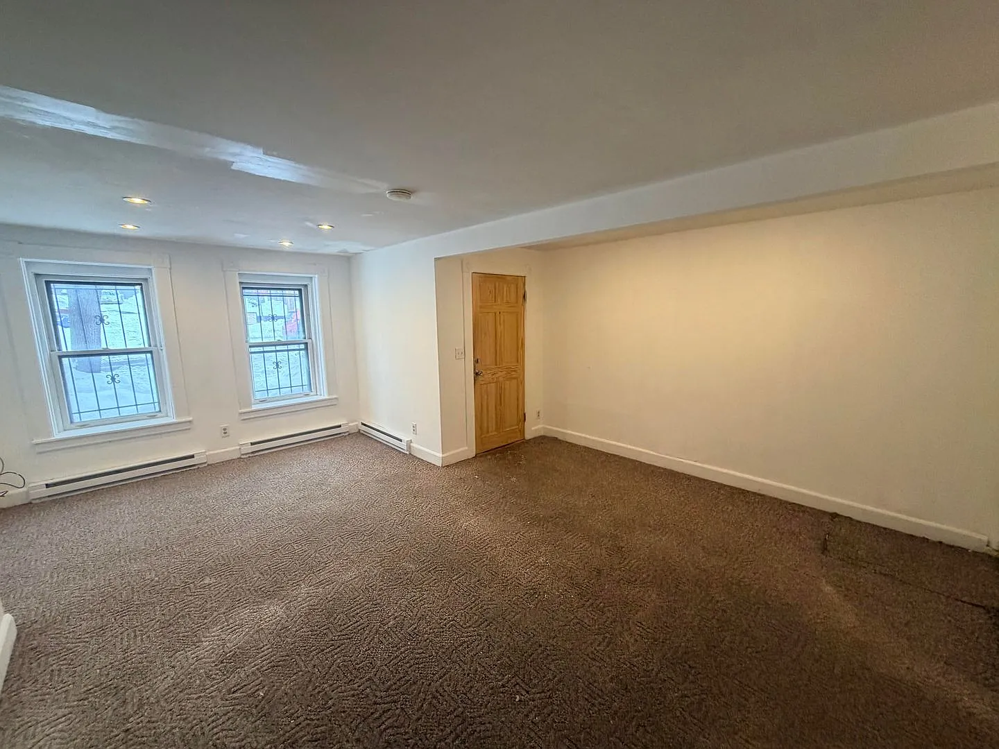 Center Square 1 BR / 1 BA Available 10/15! — Photo 1