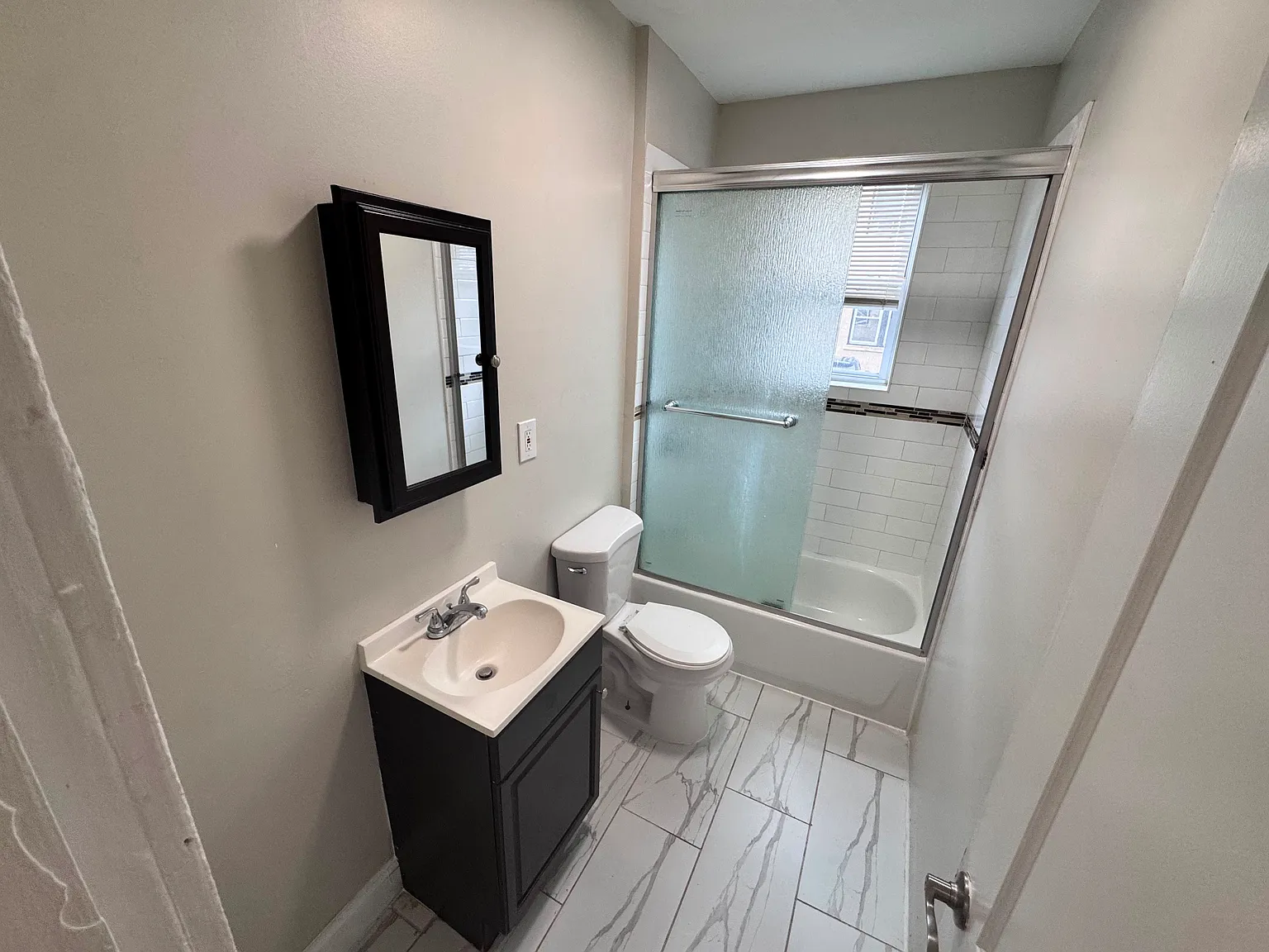 2 bed, $2,000 — Photo 2