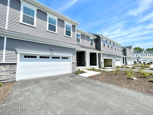 157 Woolley Ct, Oakhurst, NJ 07755