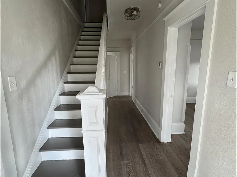 220 N Beaumont Ave #2 — Photo 4