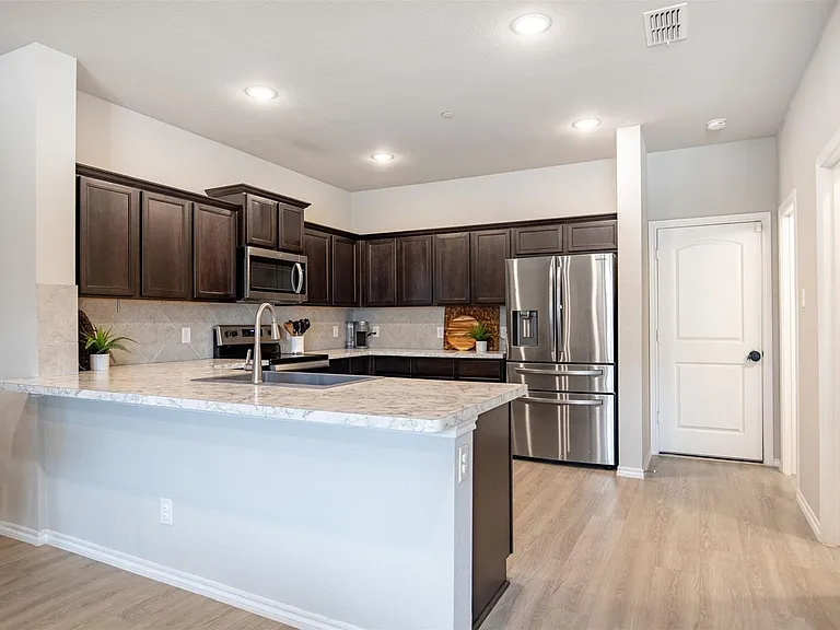 2308 Davenport Dr — Photo 10