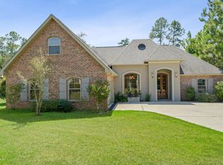 8446 Kimo Ct, Diamondhead, MS 39525