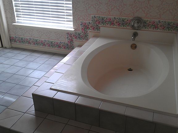 5th image of 3407 Woodsage Dr