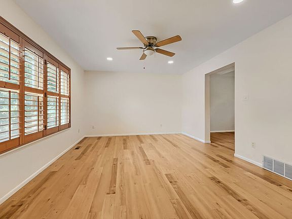 3rd image of 3202 Springridge Dr