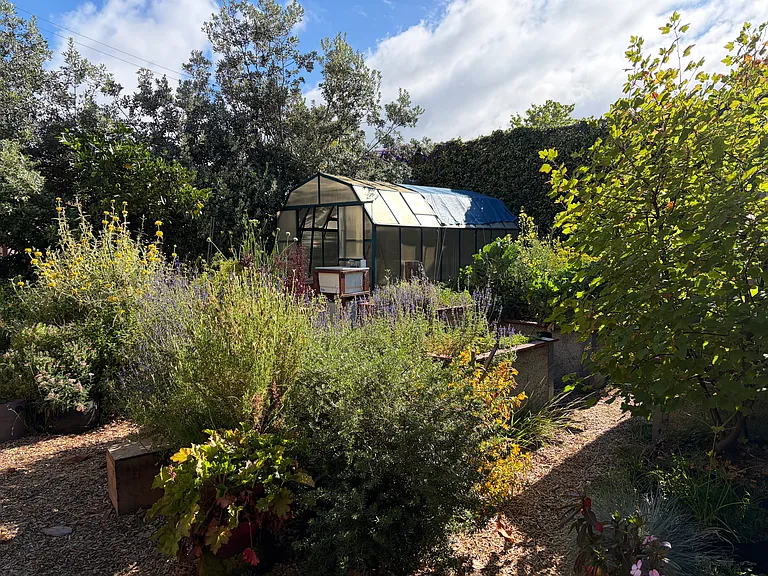 2323 Grant St — Photo 14