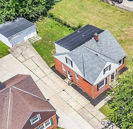 29709 Lake Shore Blvd — Photo 2