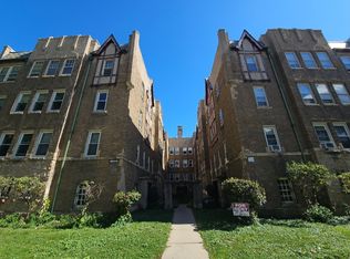 6321 N Mozart St #2W, Chicago, IL 60659