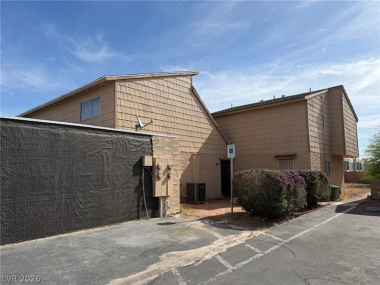 5188 Garden Ln #B — Photo 2