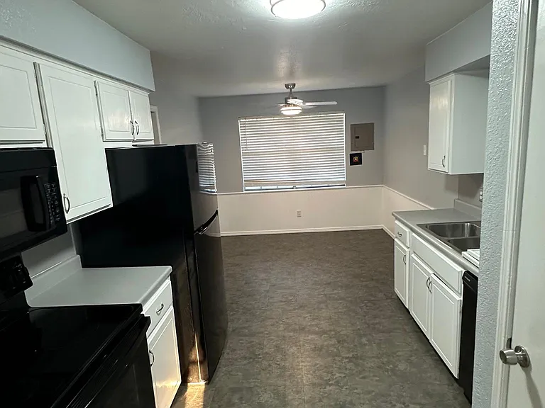 1707 E Lindsey St #4 — Photo 7