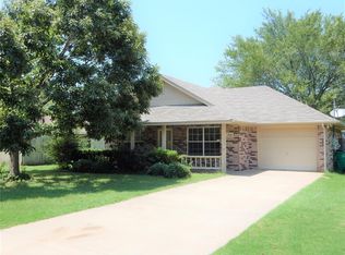 718 E Jacob St, Pilot Point, TX 76258