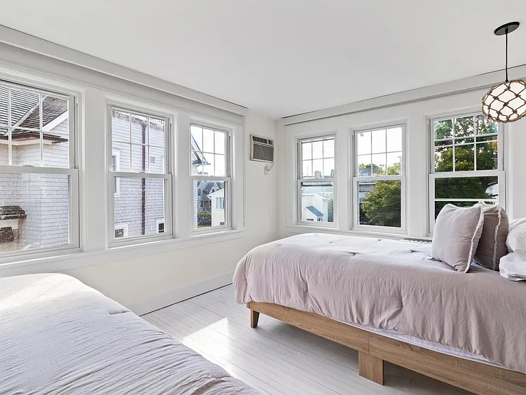 19 Soundview Dr — Photo 14