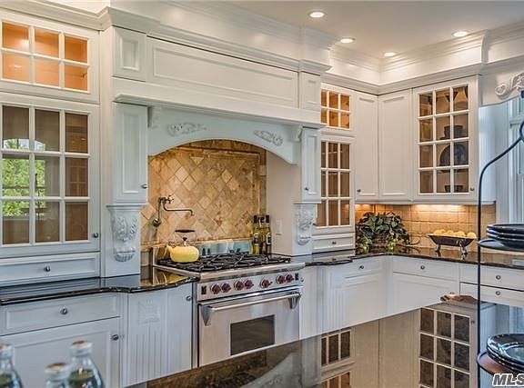 3rd image of 7 Bay Meadow Ln