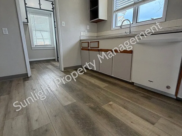 804 W 4th St — Photo 7