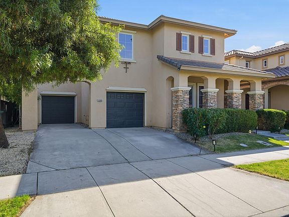 3rd image of 16390 Adobe Way