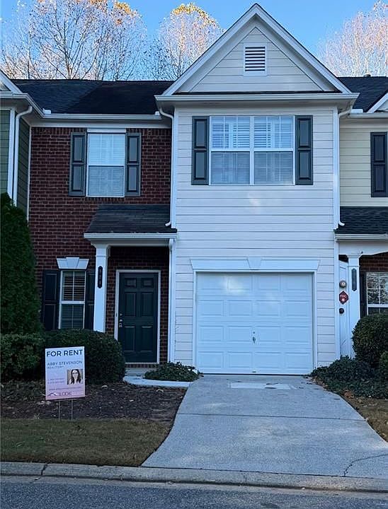 1st image of 924 Magnolia Leaf Dr