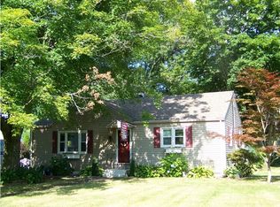 120 Mohawk Ln, Wethersfield, CT 06109