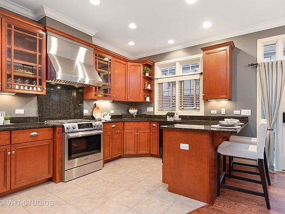 2nd image of 1907 Alta Vista Ct