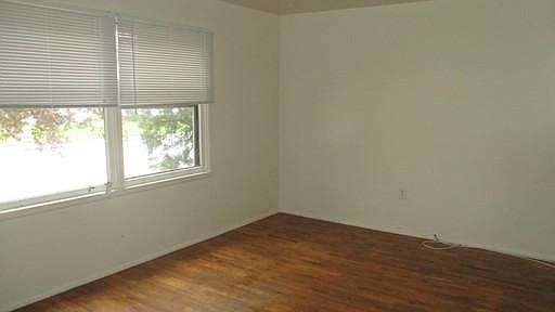 1st image of 612 Holbrook Dr #612