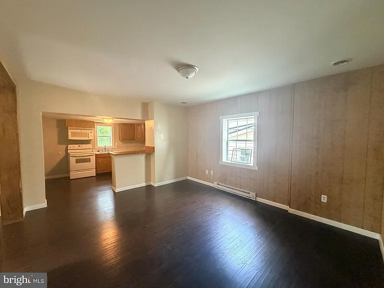 125 E Main St — Photo 8