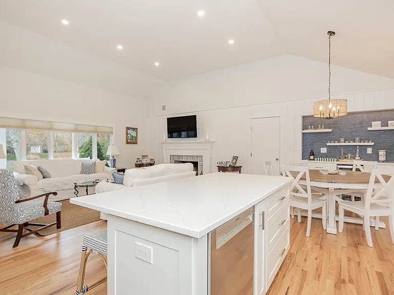64 Aspatuck Rd — Photo 5