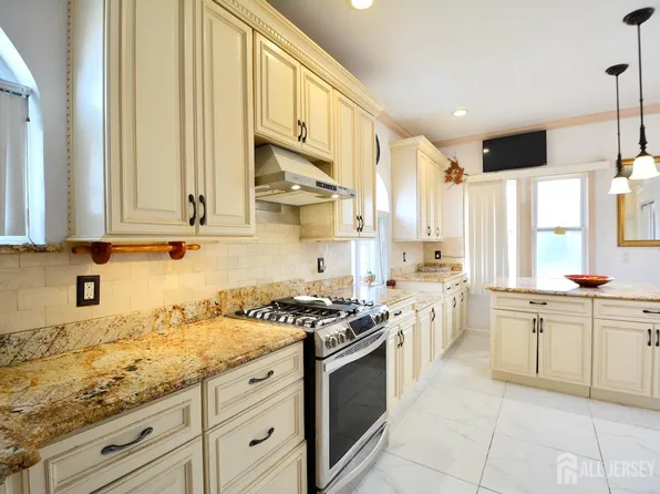 89 SE Rose St, Wood Ridge, NJ 07075