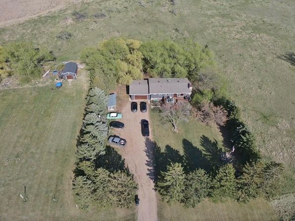 8540 37th Ave, Rolette, ND 58366