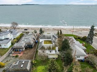 2524 Esplanade, Oak Bay, BC V8R 2W3