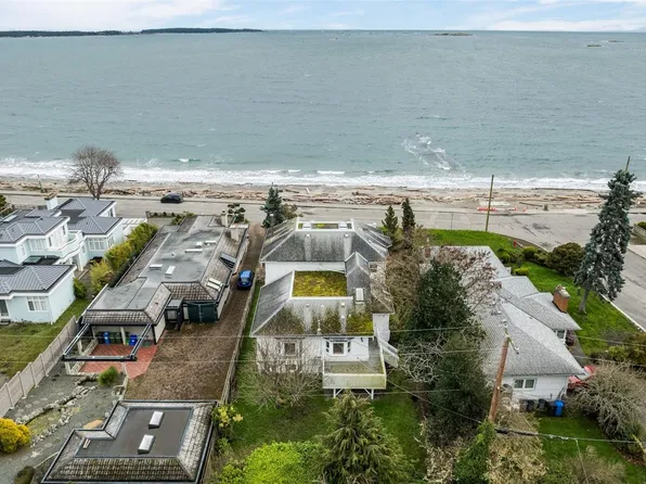 2524 Esplanade, Oak Bay, BC V8R 2W3