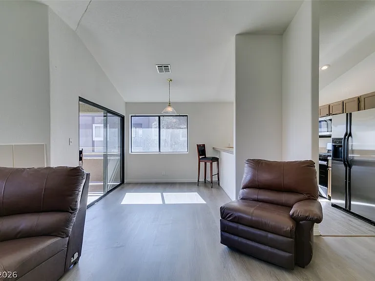 5054 S Rainbow Blvd #202 — Photo 16